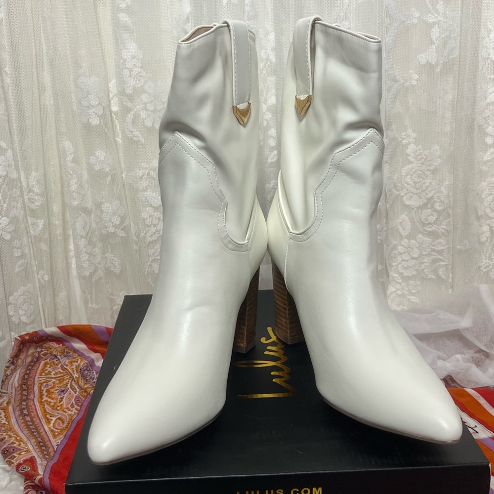 Lulu's Cream “Taryne” Heeled Boots (8.5)